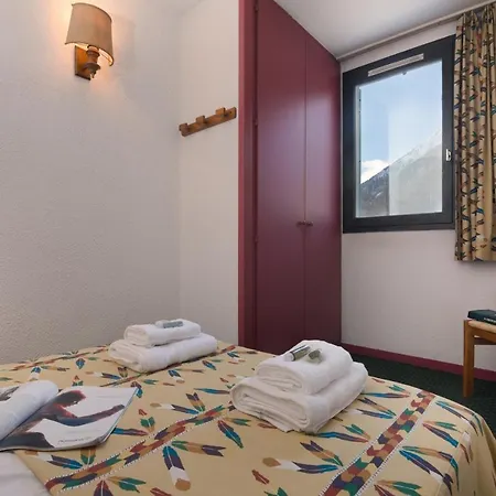 Apartment Sleeps 5 *